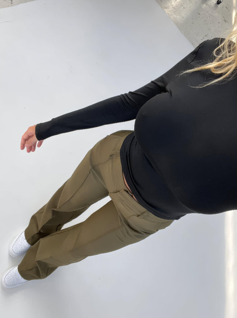 Pantaloni a vita alta e gamba larga da donna