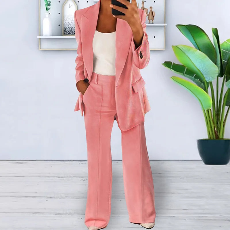 Tailleur pantalone con pantaloni a gamba larga da donna