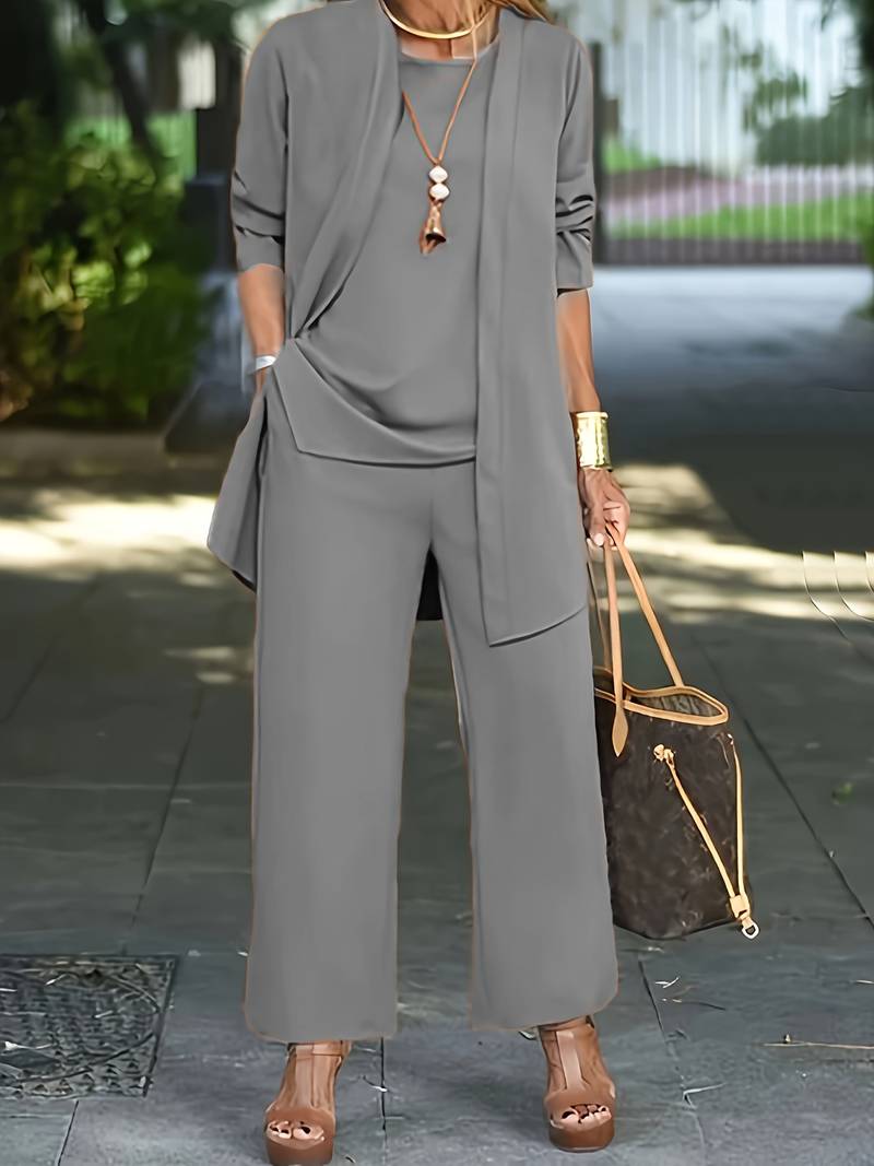 Completo tre pezzi da donna con top, cardigan e pantaloni