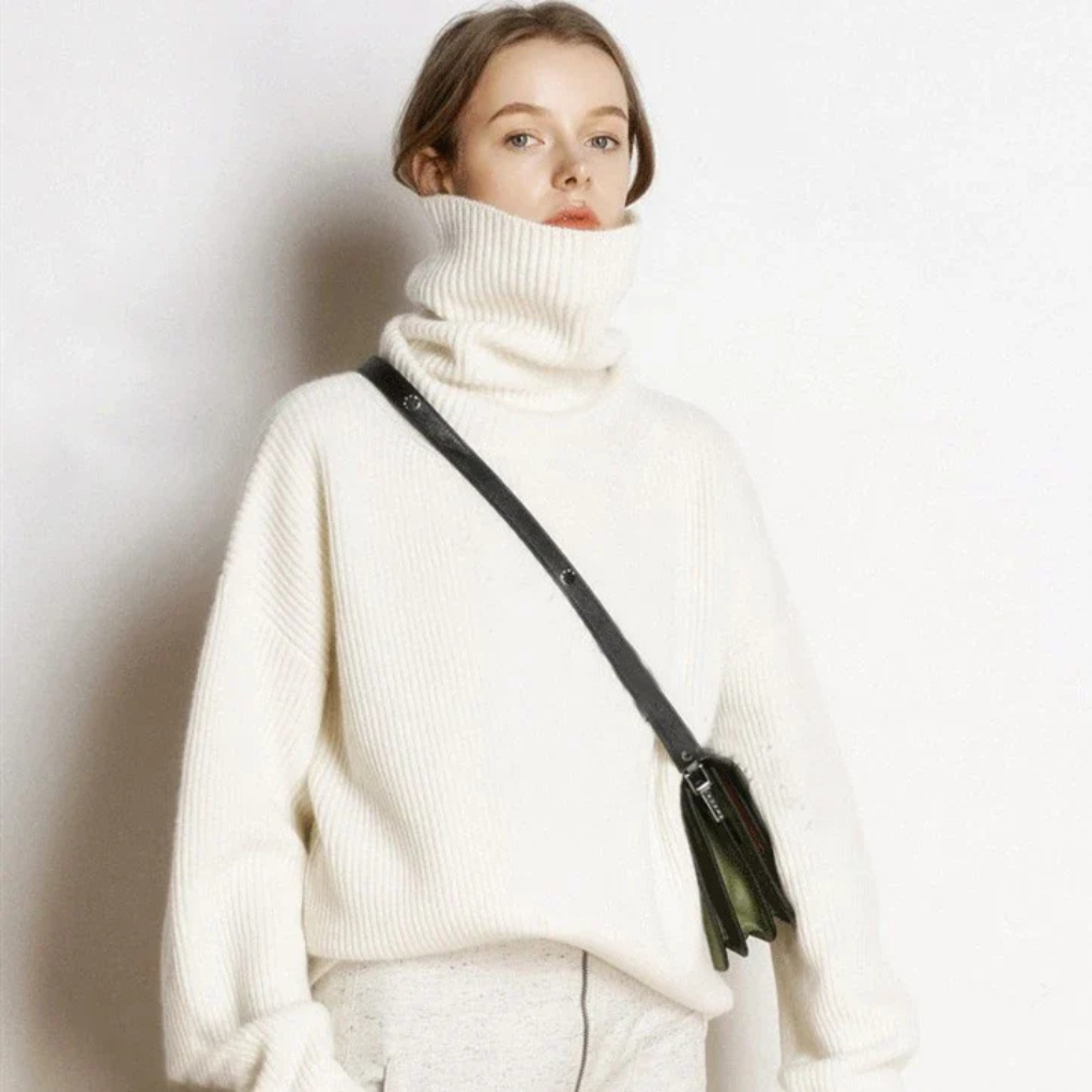 Maglione oversize a collo alto in maglia grossa da donna