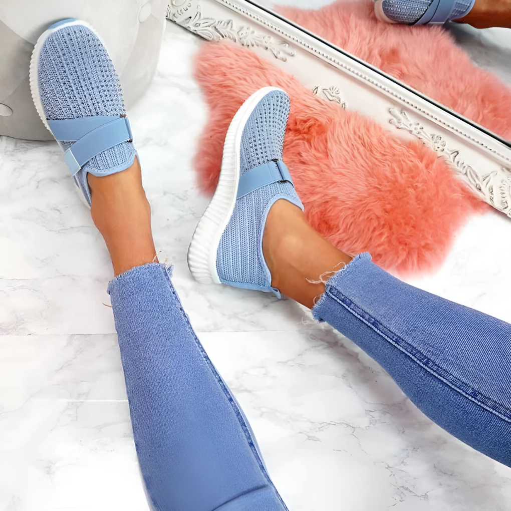 Ballerine casual con cinturino a T da donna