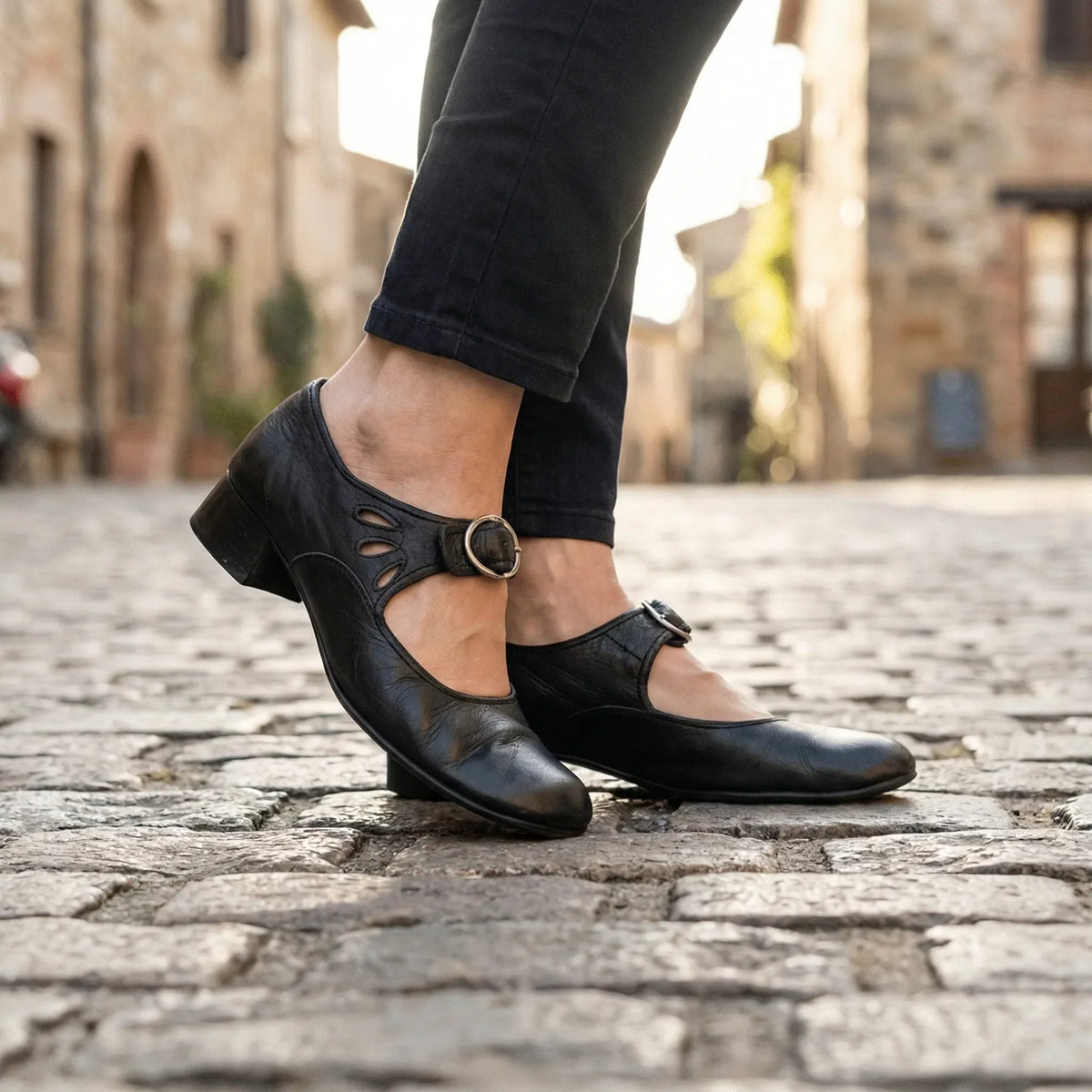 Sandalo Donna con Fibbia a Tacco Basso