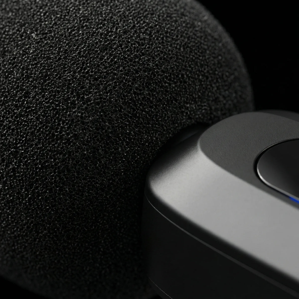 Microfono lavalier wireless con clip e cappuccio antivento