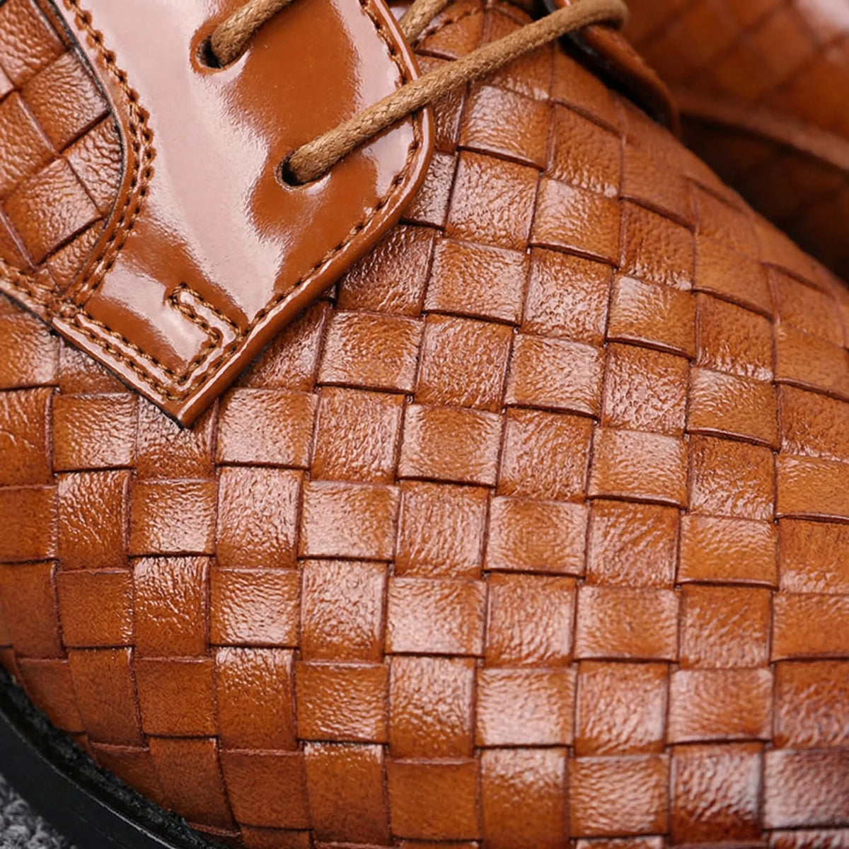 Scarpa in Pelle Texturizzata con Lacci per Uomini