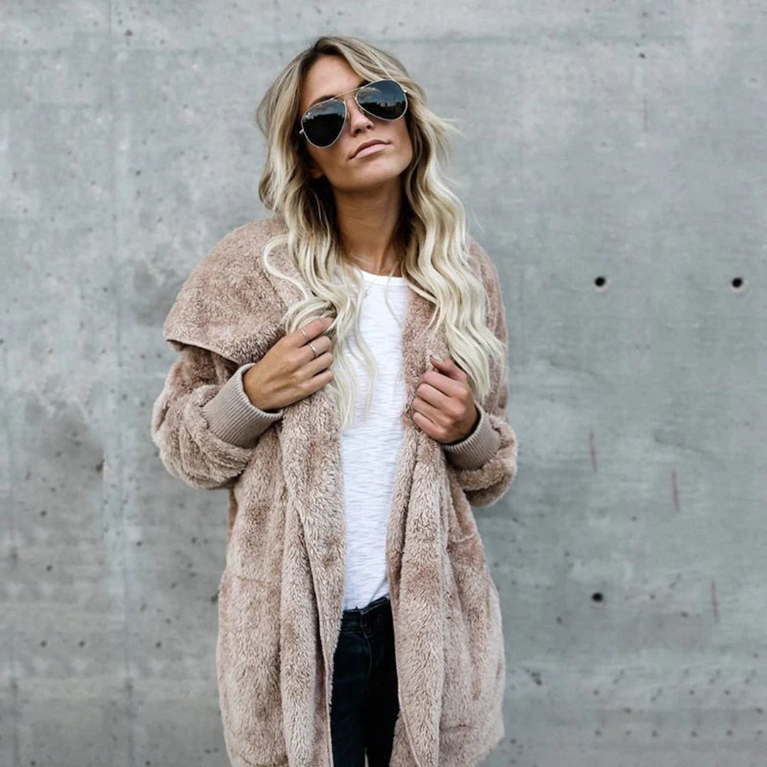 Reva - Cardigan lungo con cappuccio in pile.