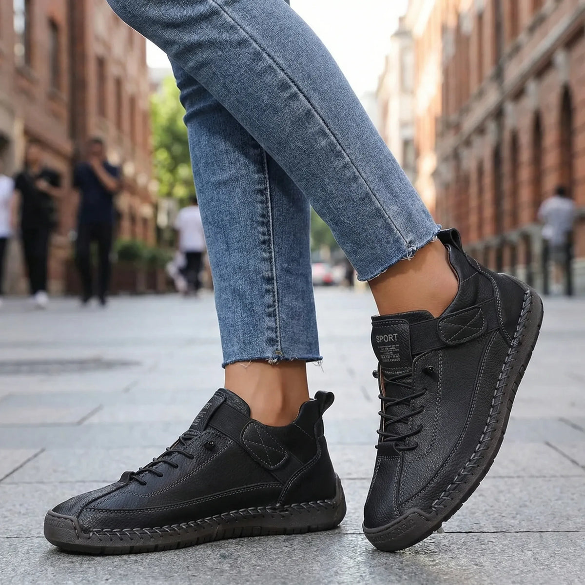 Sneaker Casual Bassa con Lacci