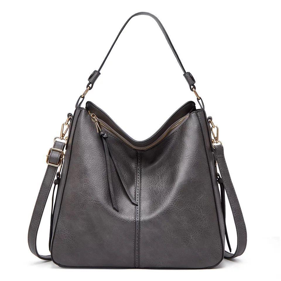 Borsa a Spalla in Pelle Classica con Dettagli Oro Sleek