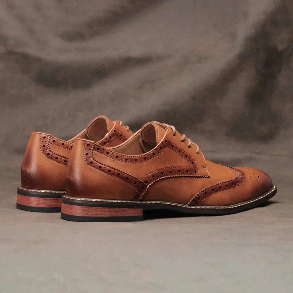 Scarpe Oxford brogue in pelle con lacci da uomo