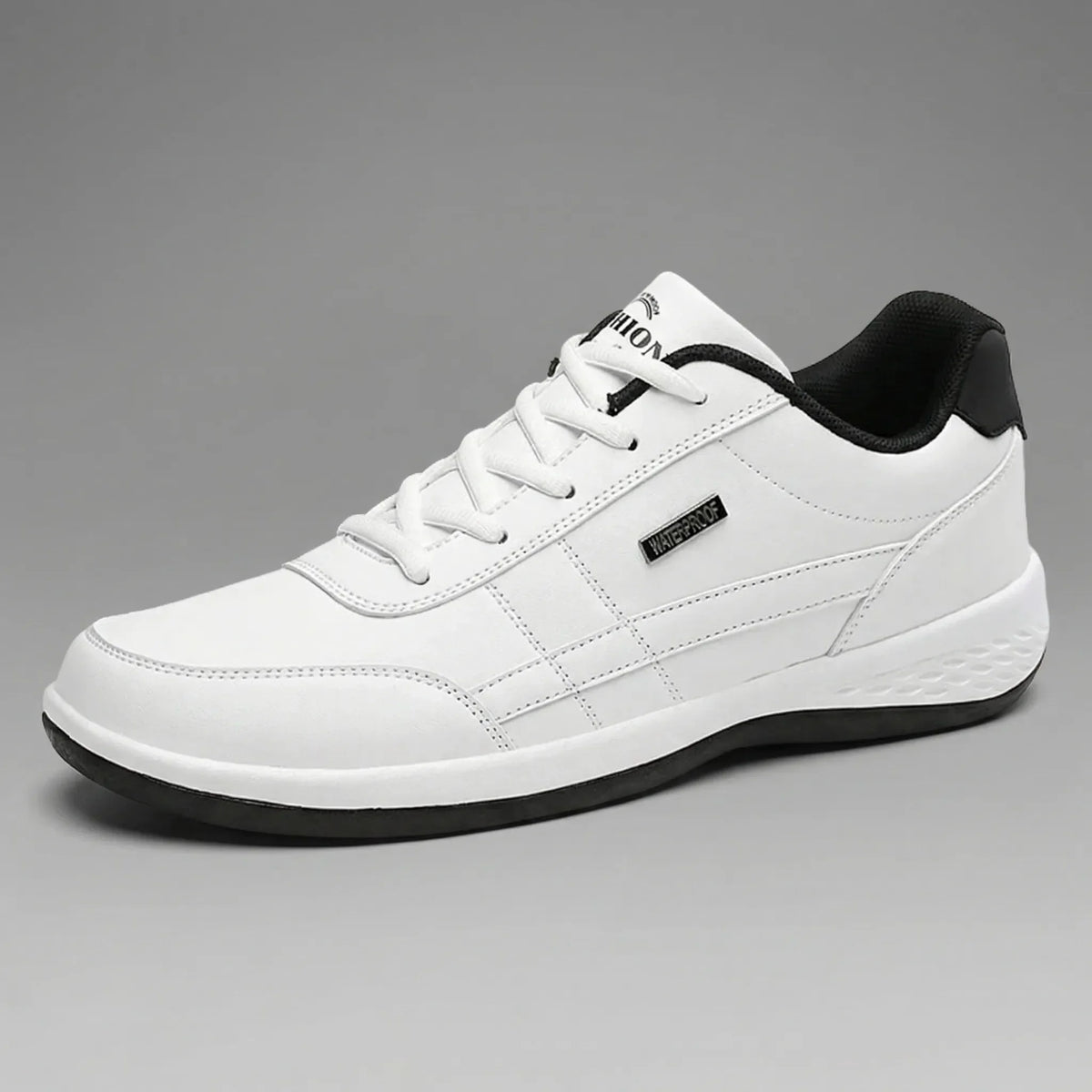 Sneaker in Pelle con Lacci a Bassa Top