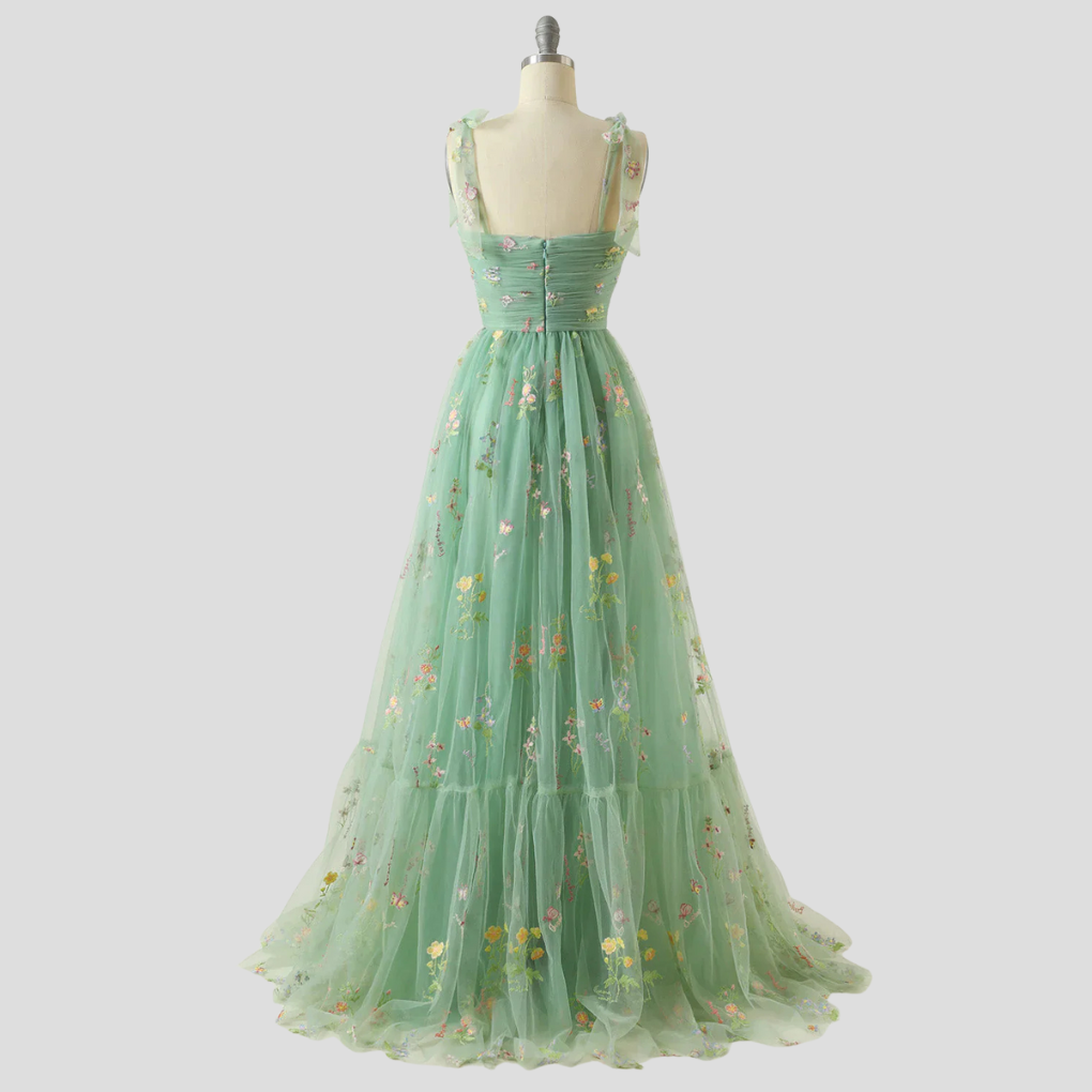 Abito da cerimonia in tulle ricamato da donna