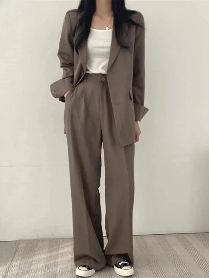 Tailleur due pezzi con blazer e pantaloni ampi da donna