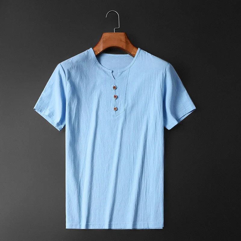 T-shirt in misto cotone e lino con scollo a V e bottoni da uomo
