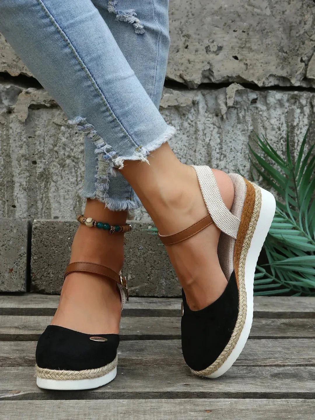Ria – Sandali con plantare ergonomico e cinturini regolabili da donna