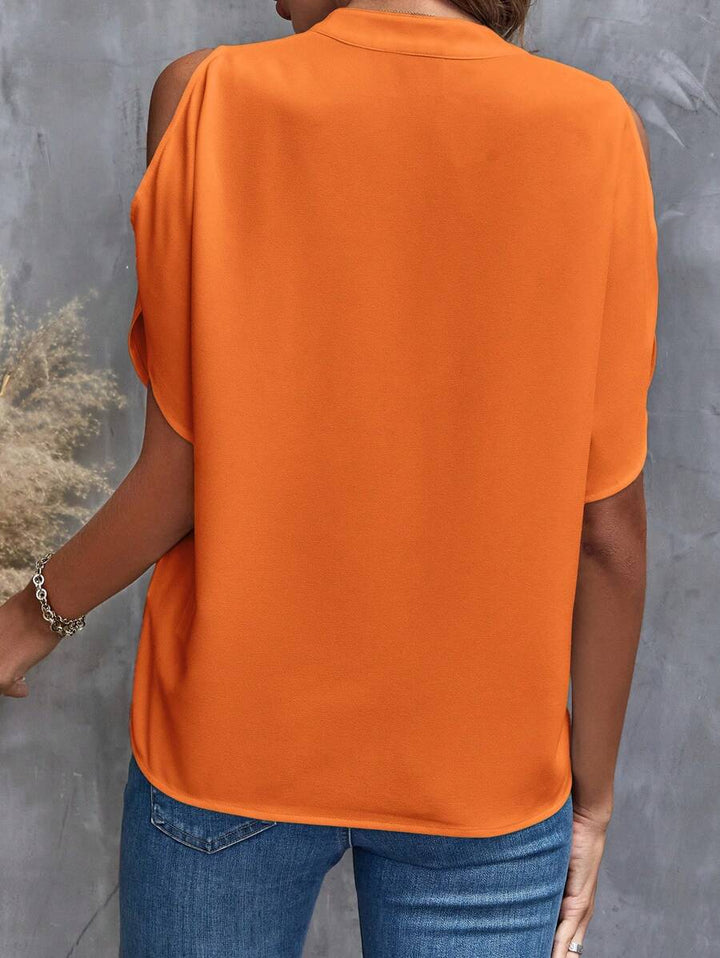 Camicetta con scollo a V e maniche corte svasate