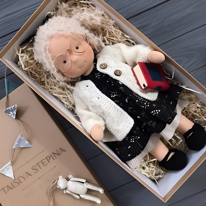 Bambola Cuddly Waldorf Fatta a Mano