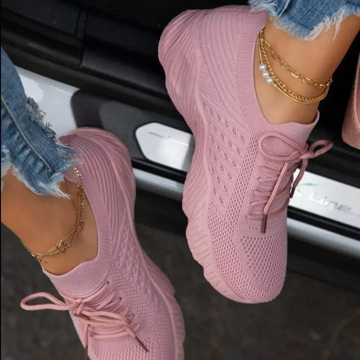 Sneakers da donna in rete leggera