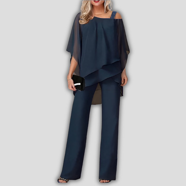 Elegante tailleur pantalone in chiffon a due pezzi con top a mantella a strati