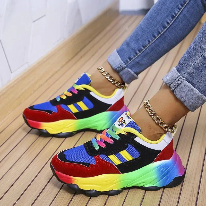 Sneakers multicolori alla moda con suola a zeppa
