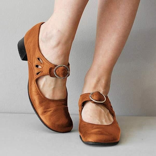 Scarpe da donna in pelle con tacco basso dall’eleganza senza tempo
