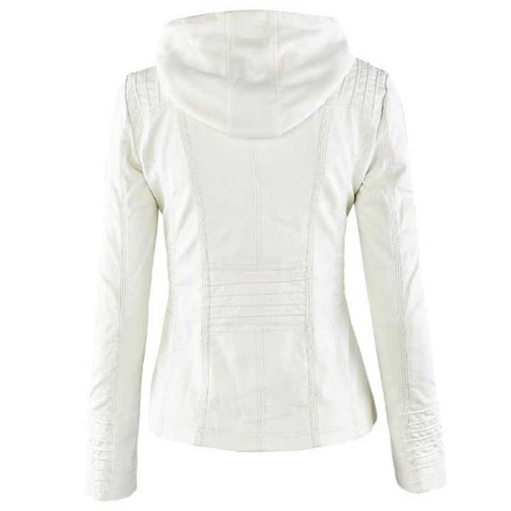Giacca estiva in pelle da donna: eleganza leggera per le giornate calde