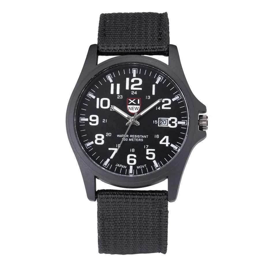 Orologio in stile militare con quadrante luminoso