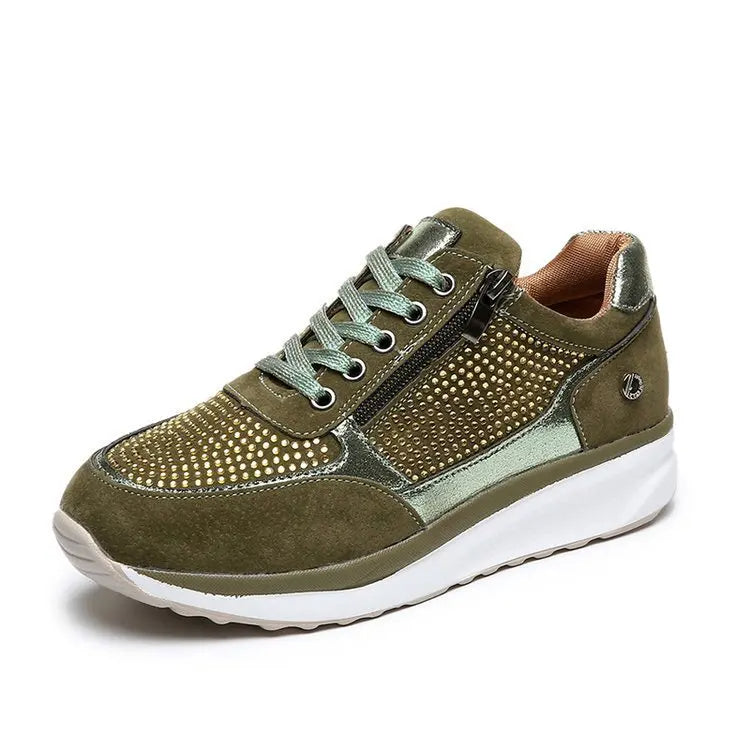 Sneakers da donna con dettagli in cristallo e suola con plateau