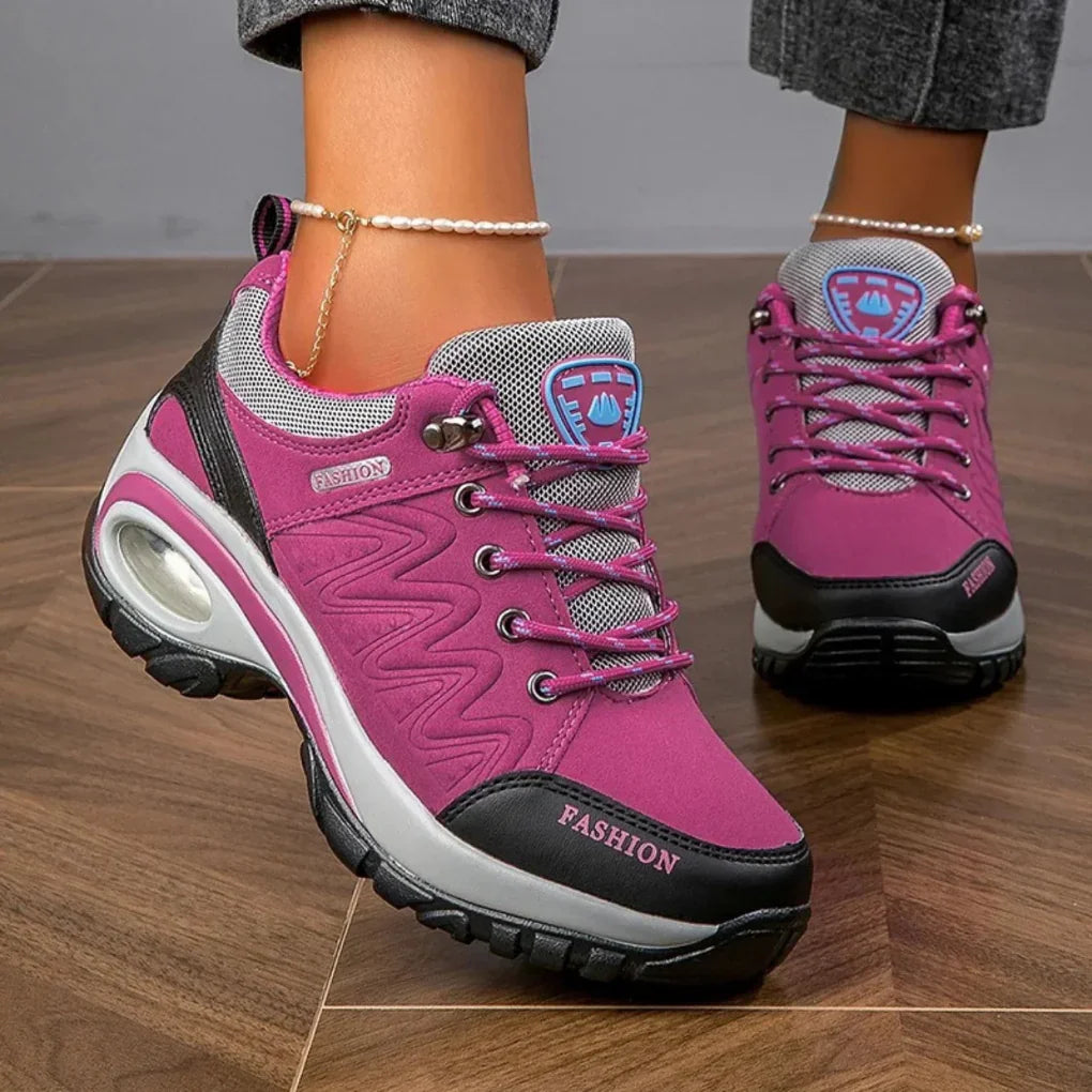 Scarpe da trekking colorate e impermeabili per donne