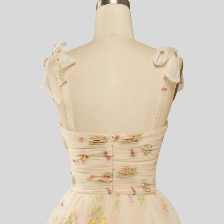 Abito da Sera in Tulle Ricamato – Elegante