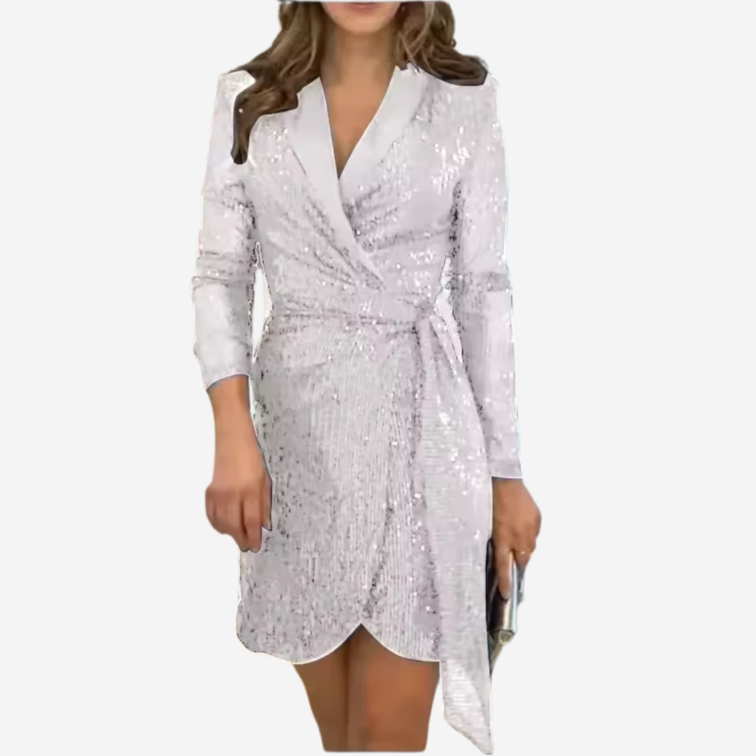 Elegante abito con giacca da donna: raffinatezza chic con un tocco glamour