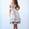 Set di Costume Tradizionale con Grembiule e Blusa