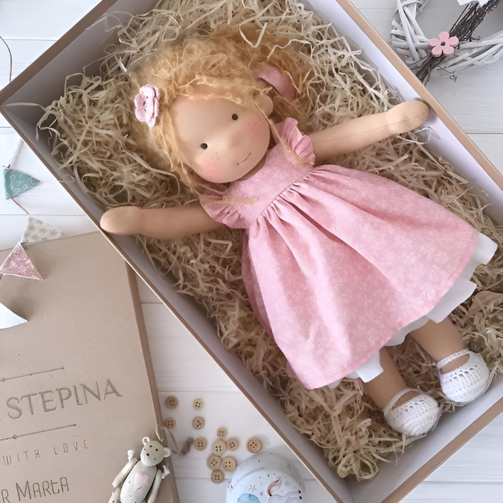 Bambola Cuddly Waldorf Fatta a Mano
