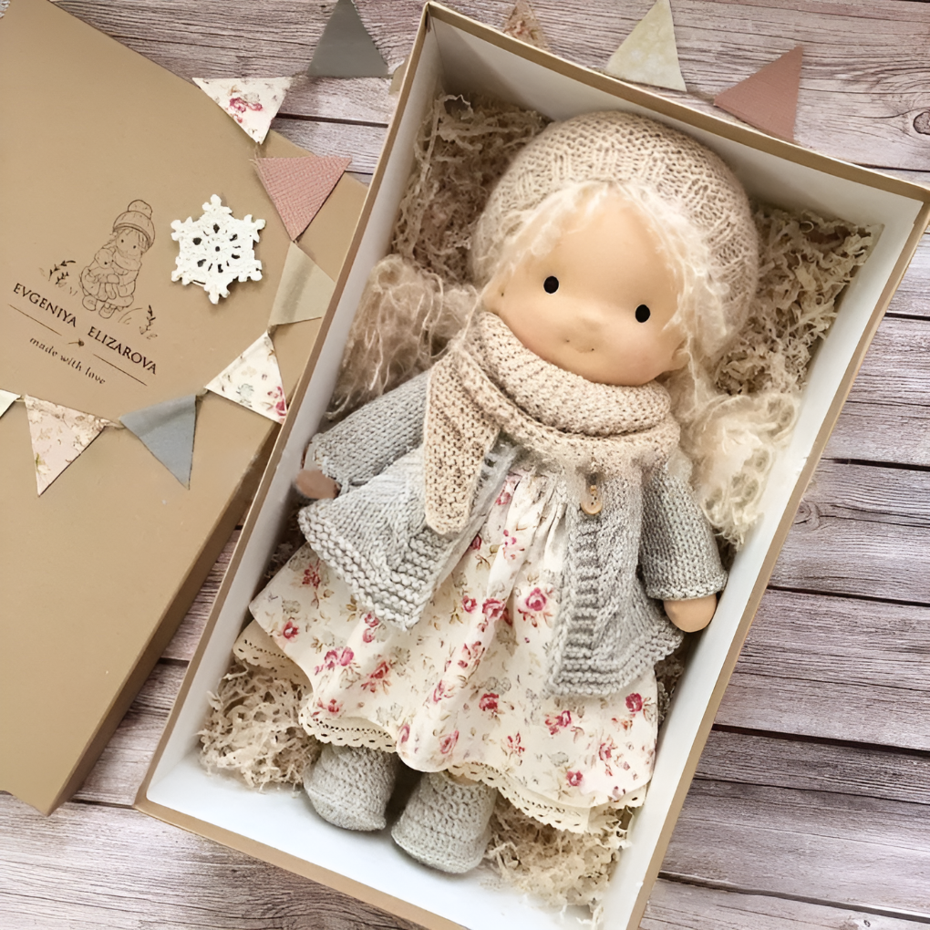 Bambola Cuddly Waldorf Fatta a Mano