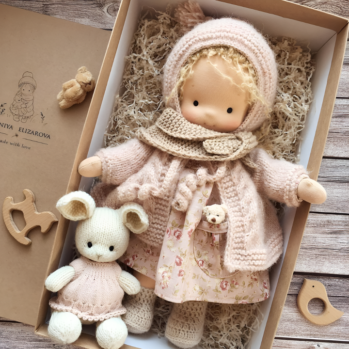 Bambola Cuddly Waldorf Fatta a Mano