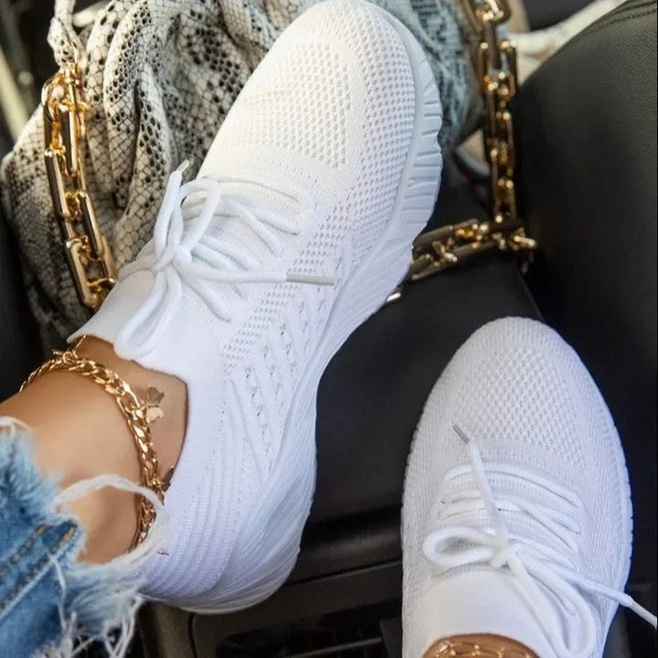 Sneakers da donna in rete leggera