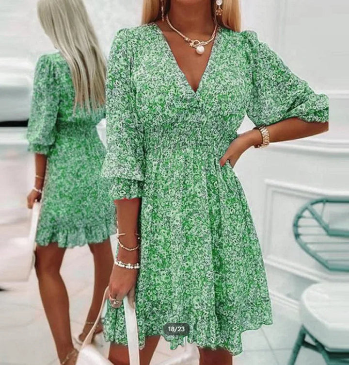Miniabito floreale in stile boho: fascino bohémien disinvolto per le giornate di sole