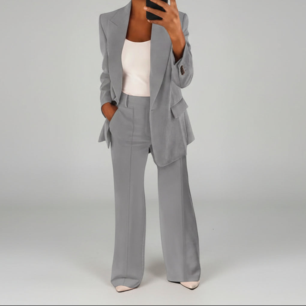 Completo da Donna con Pantaloni a Gamba Larga