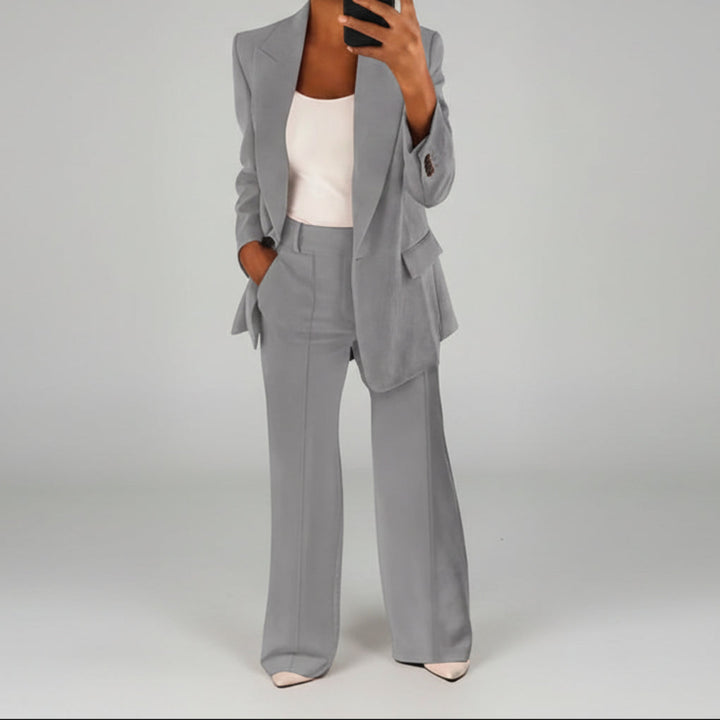 Completo da Donna con Pantaloni a Gamba Larga