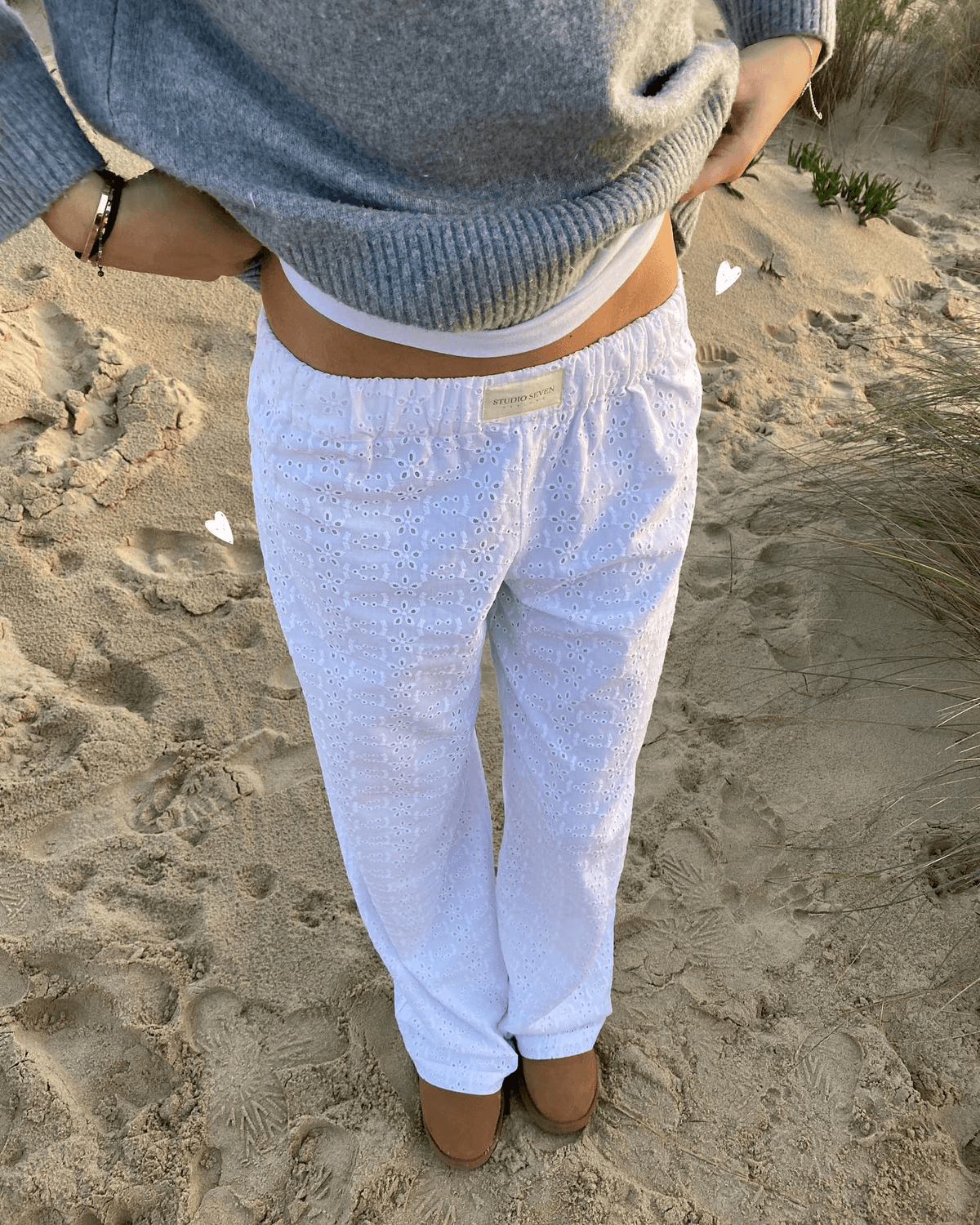 Pantaloni comodi e leggeri con elastico in vita da donna