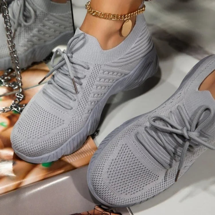 Sneakers da donna in rete leggera
