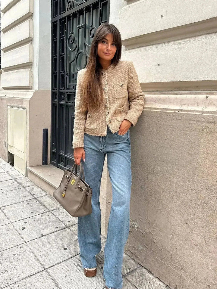 Elegante giacca corta in tweed da donna: raffinatezza senza tempo con un tocco moderno
