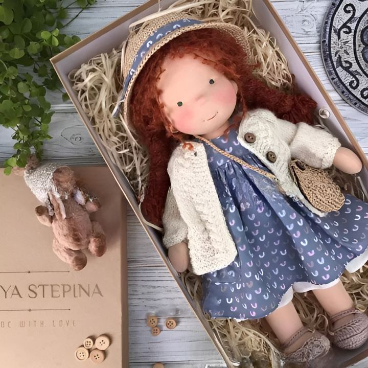 Bambola Cuddly Waldorf Fatta a Mano