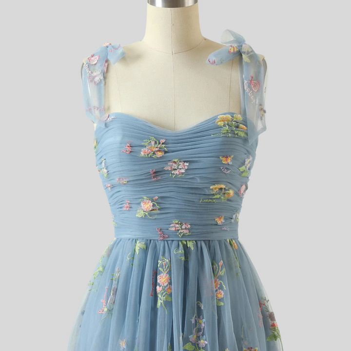 Abito da Sera in Tulle Ricamato – Elegante