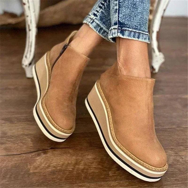 Stivaletti con zeppa da donna dal fascino vintage