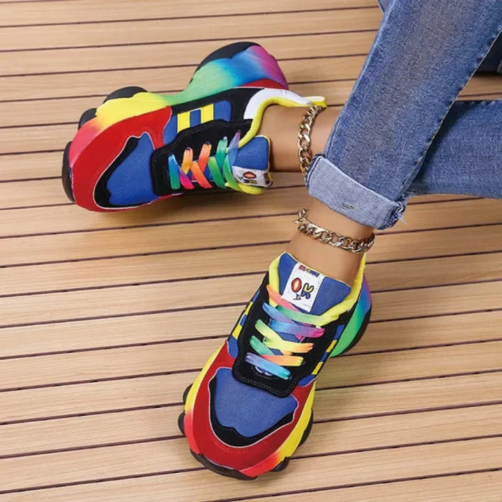 Sneakers multicolori alla moda con suola a zeppa