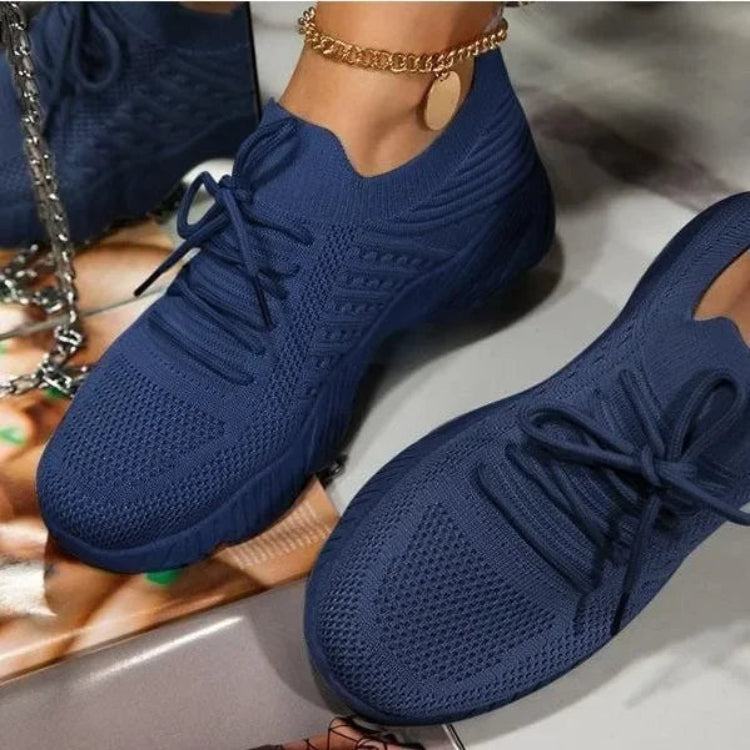 Sneakers da donna in rete leggera