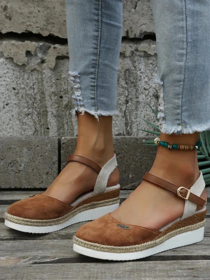 Ria – Sandali con plantare ergonomico e cinturini regolabili da donna