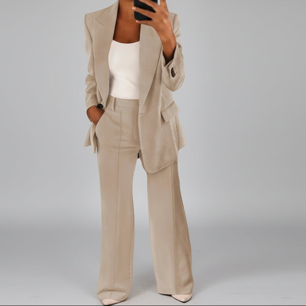 Completo da Donna con Pantaloni a Gamba Larga