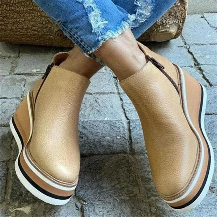 Stivaletti con zeppa da donna dal fascino vintage