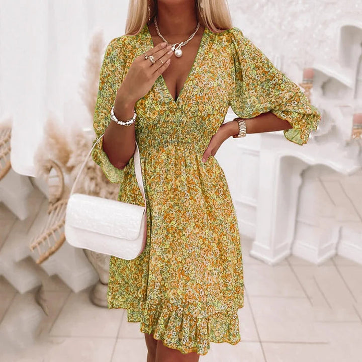 Miniabito floreale in stile boho: fascino bohémien disinvolto per le giornate di sole