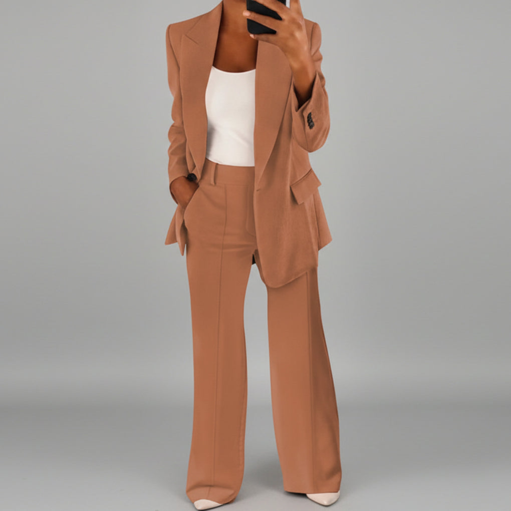 Completo da Donna con Pantaloni a Gamba Larga